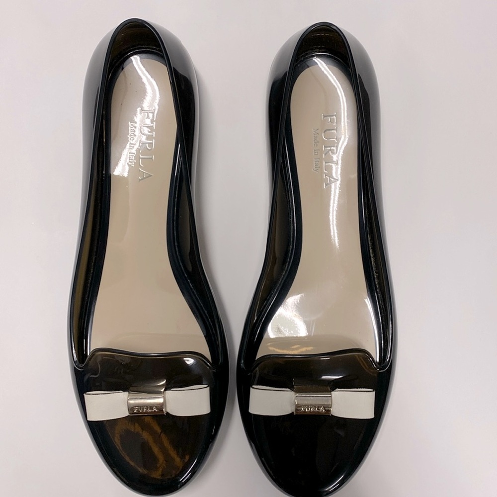 Furla brand ladies ballet flats. Black with white bow detail, size 37
